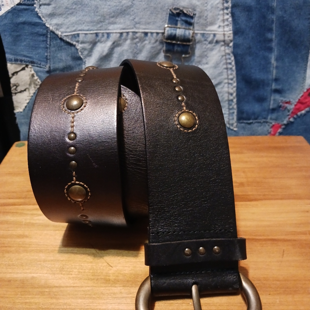 Fossil Vintage Y2K Wide Leather Belt Brown Rivits size Small